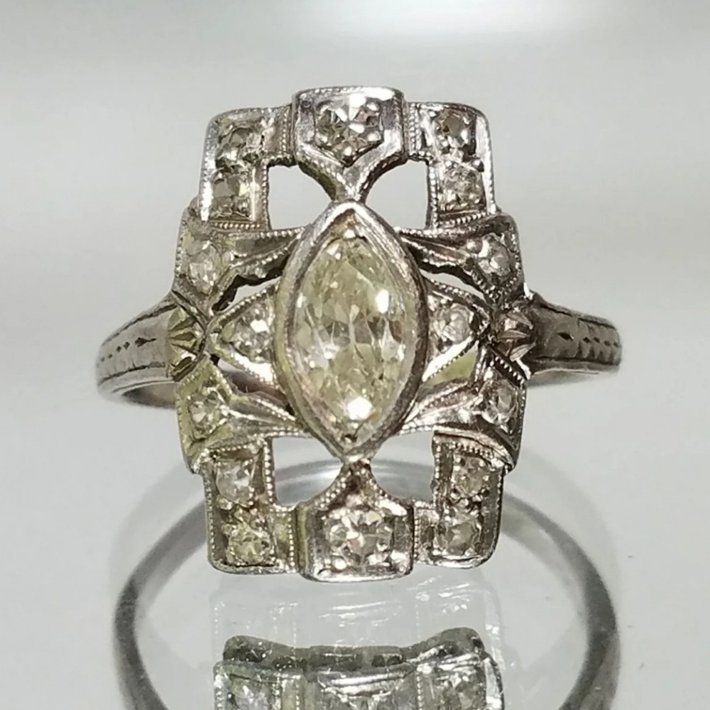 Antique Art Deco Diamond Platinum Ring